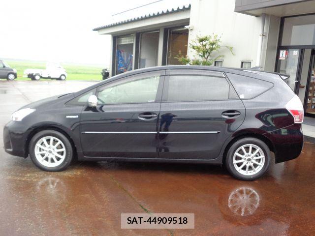Toyota PRIUS ALPHA 2015-10 8316558-5
