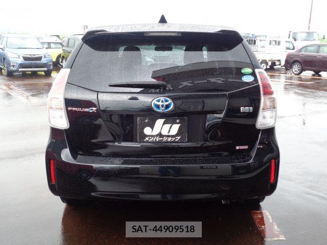 Toyota PRIUS ALPHA 2015-10 8316558-6