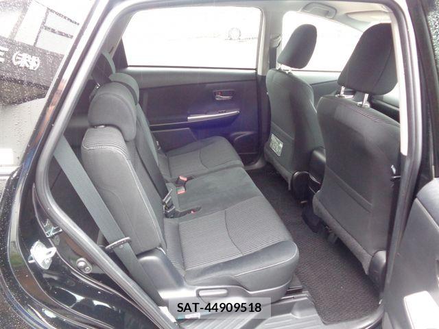 Toyota PRIUS ALPHA 2015-10 8316558-7