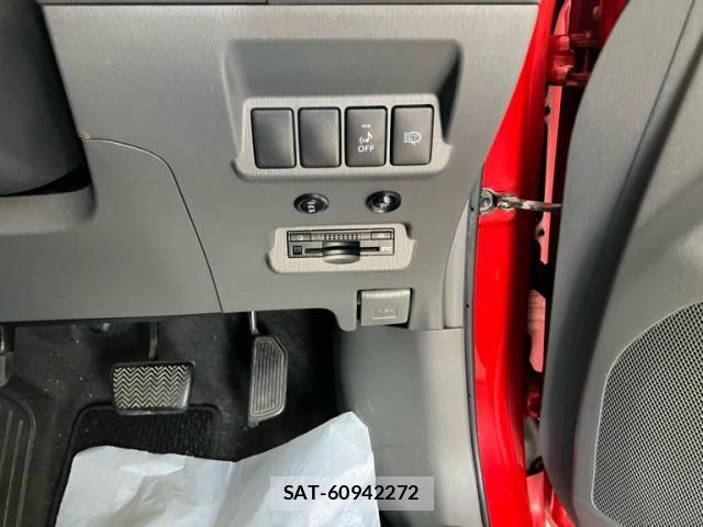 Toyota PRIUS ALPHA 2013-07 8316578-15