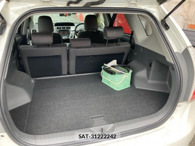 Toyota PRIUS ALPHA 2014-03 8316571-11