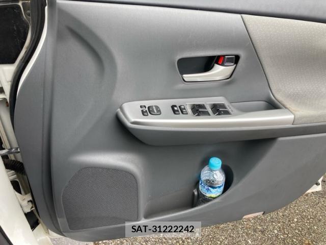 Toyota PRIUS ALPHA 2014-03 8316571-17