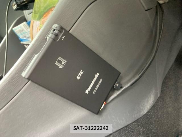 Toyota PRIUS ALPHA 2014-03 8316571-18