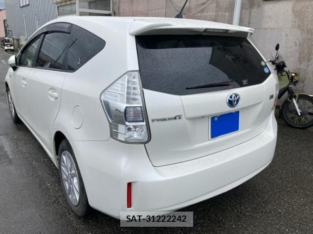 Toyota PRIUS ALPHA 2014-03 8316571-8