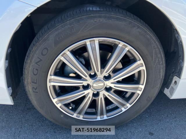 Toyota PRIUS ALPHA 2015-02 8316565-11