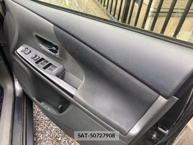 Toyota PRIUS ALPHA 2013-12 8316580-10