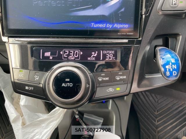Toyota PRIUS ALPHA 2013-12 8316580-20