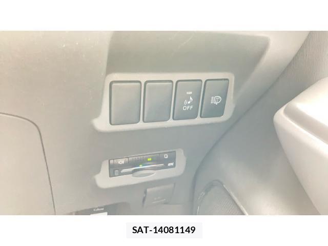 Toyota PRIUS ALPHA 2011-12 8316593-20