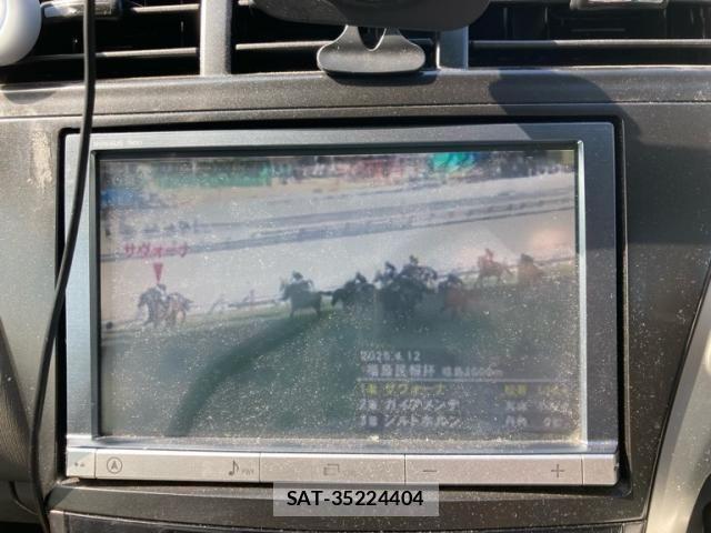 Toyota PRIUS ALPHA 2013-10 8316579-25