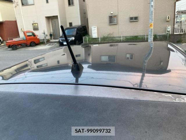Toyota PRIUS ALPHA 2013-03 8316570-9