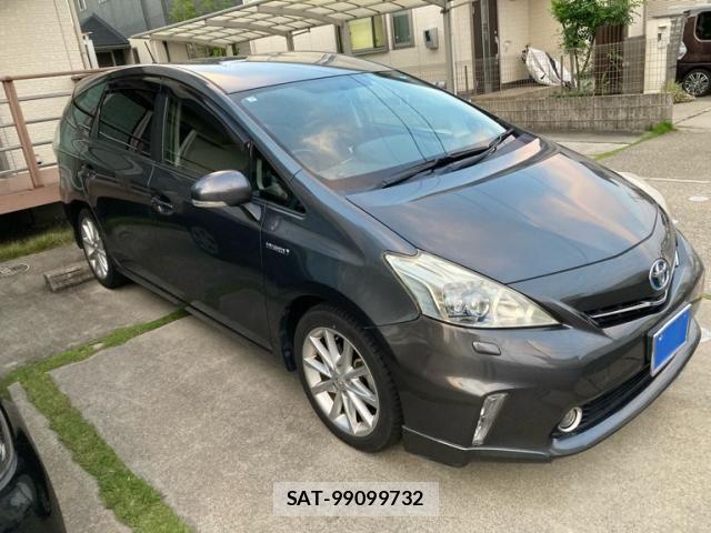 Toyota PRIUS ALPHA 2013-03 8316570-1