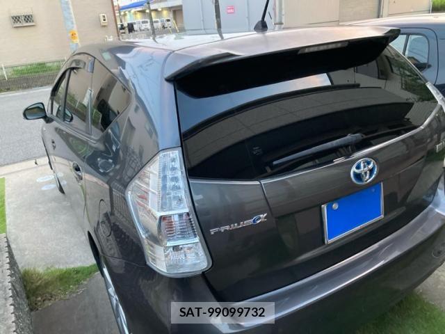 Toyota PRIUS ALPHA 2013-03 8316570-3