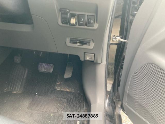 Toyota PRIUS ALPHA 2013-05 8337515-9