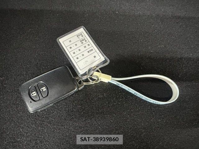Toyota PRIUS ALPHA 2015-07 8337498-19