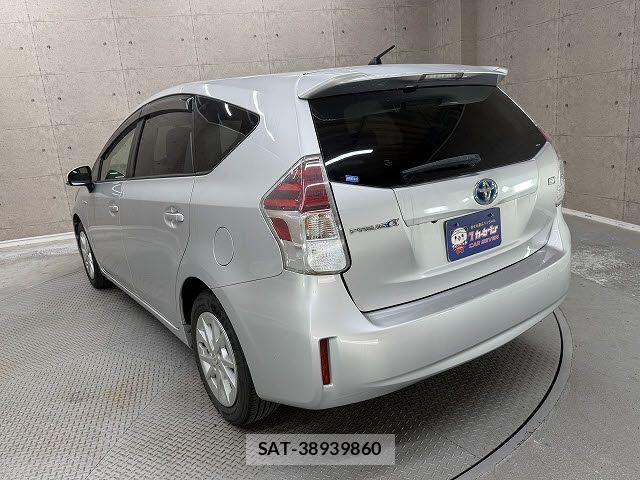Toyota PRIUS ALPHA 2015-07 8337498-2