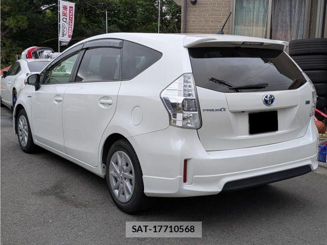 Toyota PRIUS ALPHA 2012-08 8337501-2