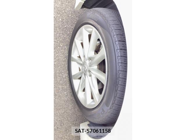 Toyota PRIUS ALPHA 2013-03 8337512-2