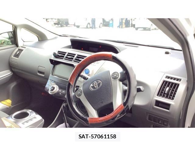 Toyota PRIUS ALPHA 2013-03 8337512-6