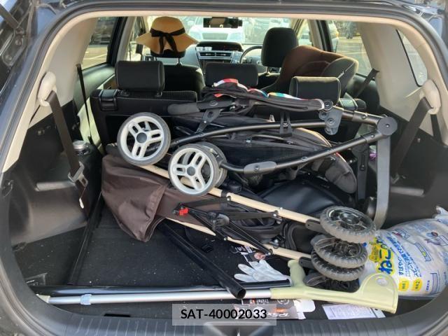 Toyota PRIUS ALPHA 2018-11 8337496-4