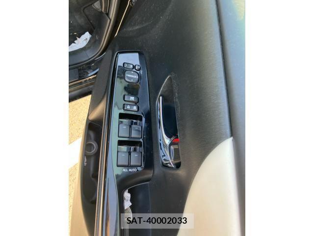 Toyota PRIUS ALPHA 2018-11 8337496-8