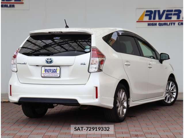 Toyota PRIUS ALPHA 2016-12 8337499-2