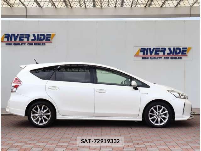 Toyota PRIUS ALPHA 2016-12 8337499-3
