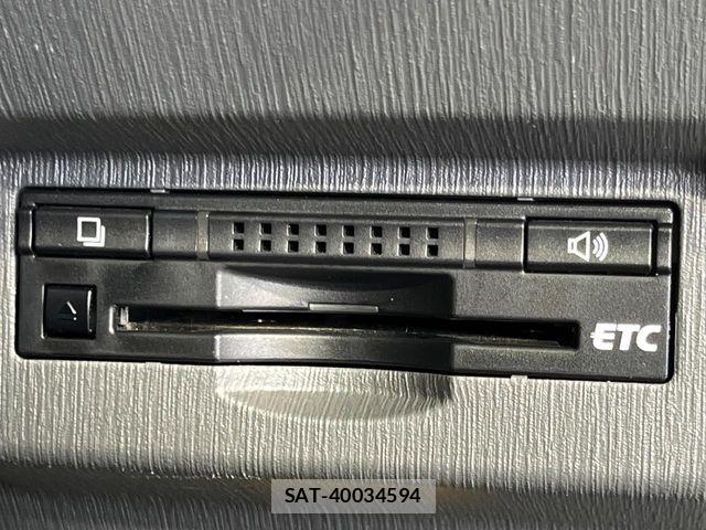 Toyota PRIUS ALPHA 2014-03 8337510-6