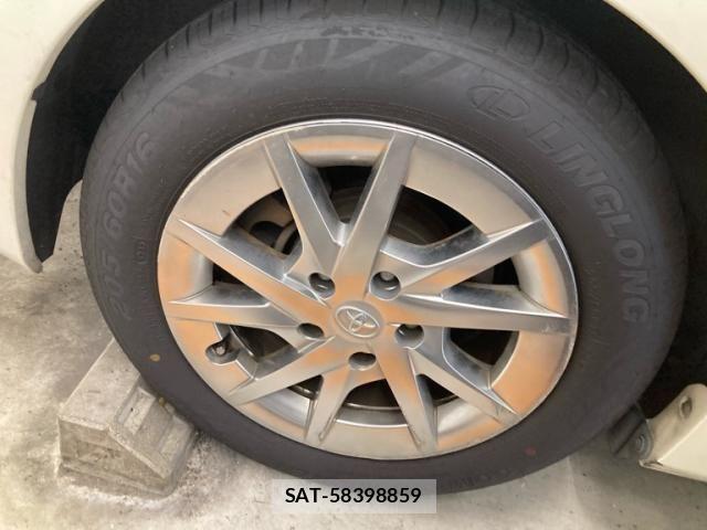 Toyota PRIUS ALPHA 2018-11 8337497-15