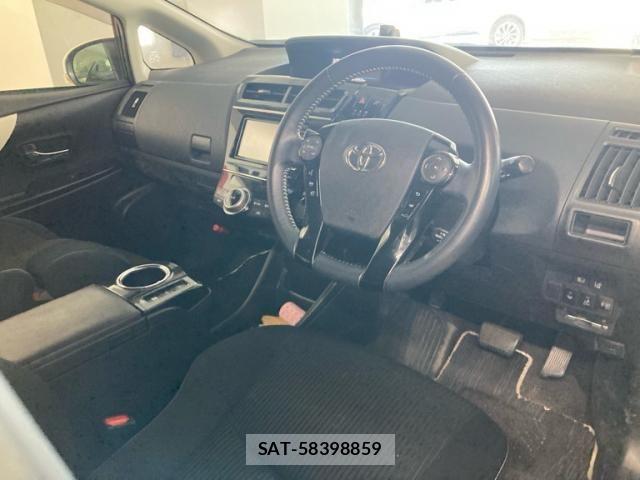 Toyota PRIUS ALPHA 2018-11 8337497-16