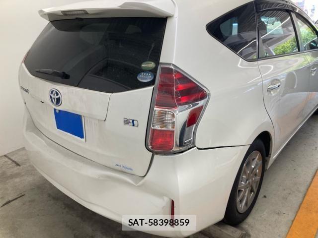 Toyota PRIUS ALPHA 2018-11 8337497-2