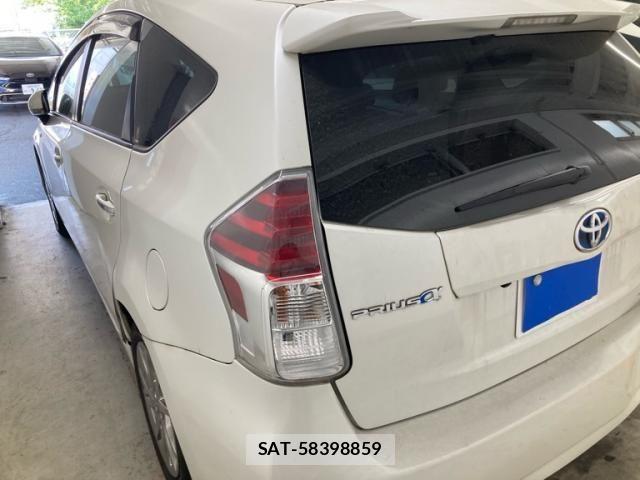 Toyota PRIUS ALPHA 2018-11 8337497-3
