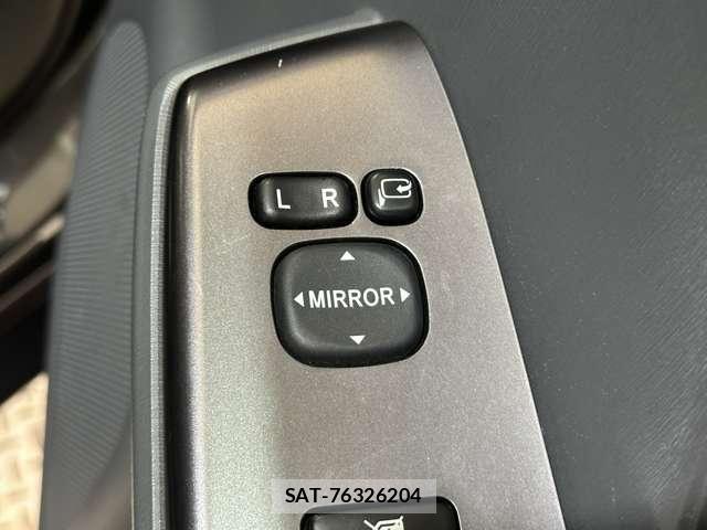 Toyota PRIUS ALPHA 2014-11 8337502-15