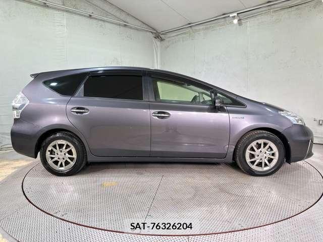 Toyota PRIUS ALPHA 2014-11 8337502-3