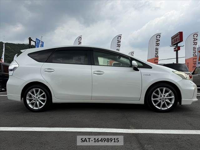 Toyota PRIUS ALPHA 2012-10 8355413-10