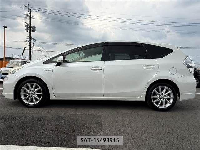 Toyota PRIUS ALPHA 2012-10 8355413-11