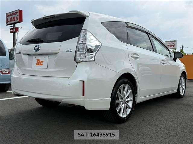Toyota PRIUS ALPHA 2012-10 8355413-12