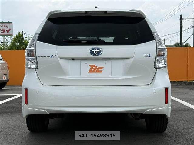 Toyota PRIUS ALPHA 2012-10 8355413-13