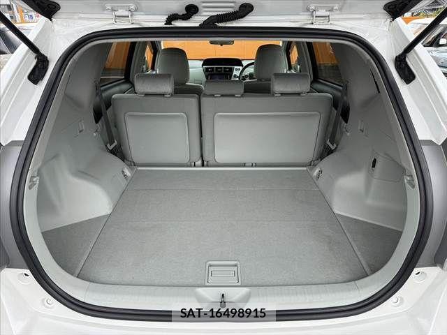 Toyota PRIUS ALPHA 2012-10 8355413-19