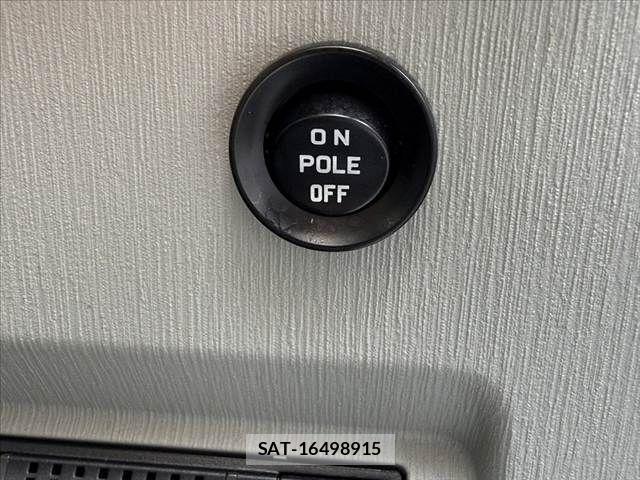 Toyota PRIUS ALPHA 2012-10 8355413-26