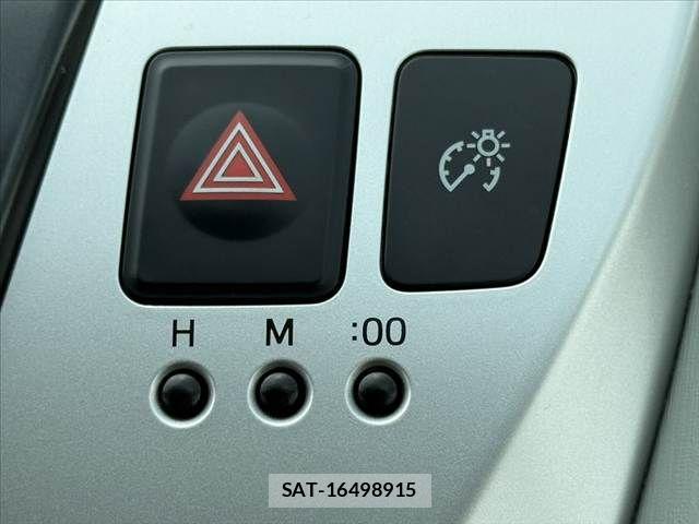 Toyota PRIUS ALPHA 2012-10 8355413-27