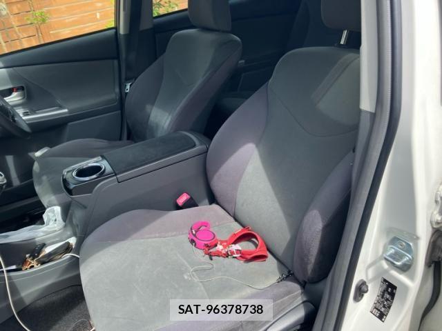 Toyota PRIUS ALPHA 2012-04 8355416-15