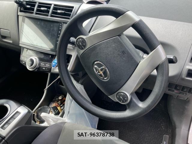Toyota PRIUS ALPHA 2012-04 8355416-16