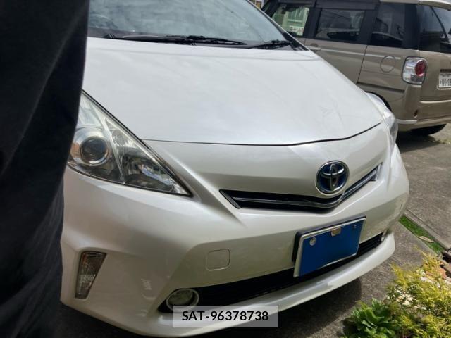 Toyota PRIUS ALPHA 2012-04 8355416-1