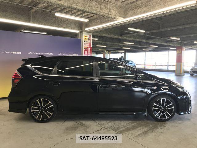 Toyota PRIUS ALPHA 2015-05 8355407-1