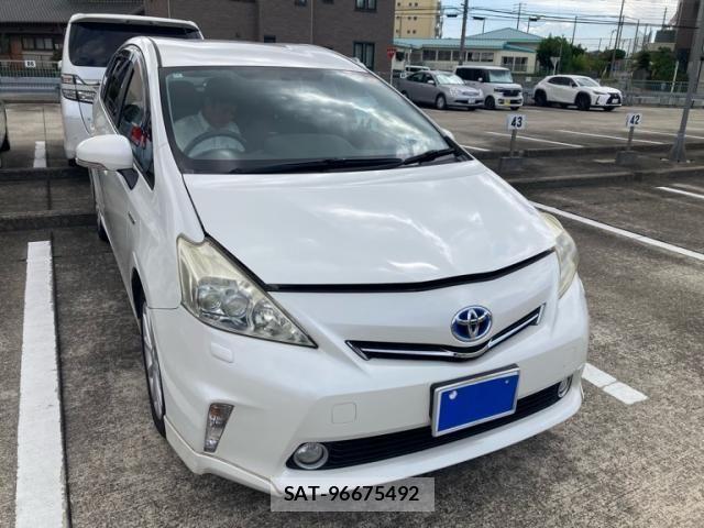 Toyota PRIUS ALPHA 2012-12 8368236-0