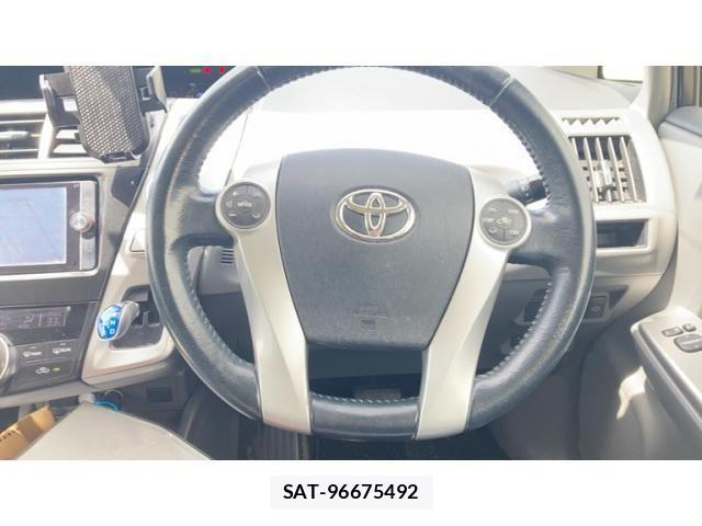 Toyota PRIUS ALPHA 2012-12 8368236-15