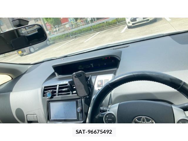 Toyota PRIUS ALPHA 2012-12 8368236-16