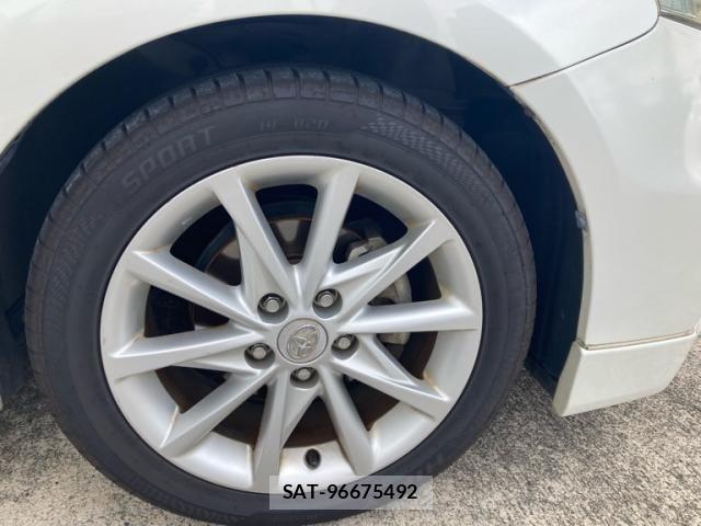 Toyota PRIUS ALPHA 2012-12 8368236-17