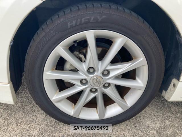 Toyota PRIUS ALPHA 2012-12 8368236-20