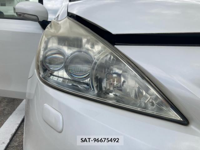 Toyota PRIUS ALPHA 2012-12 8368236-5